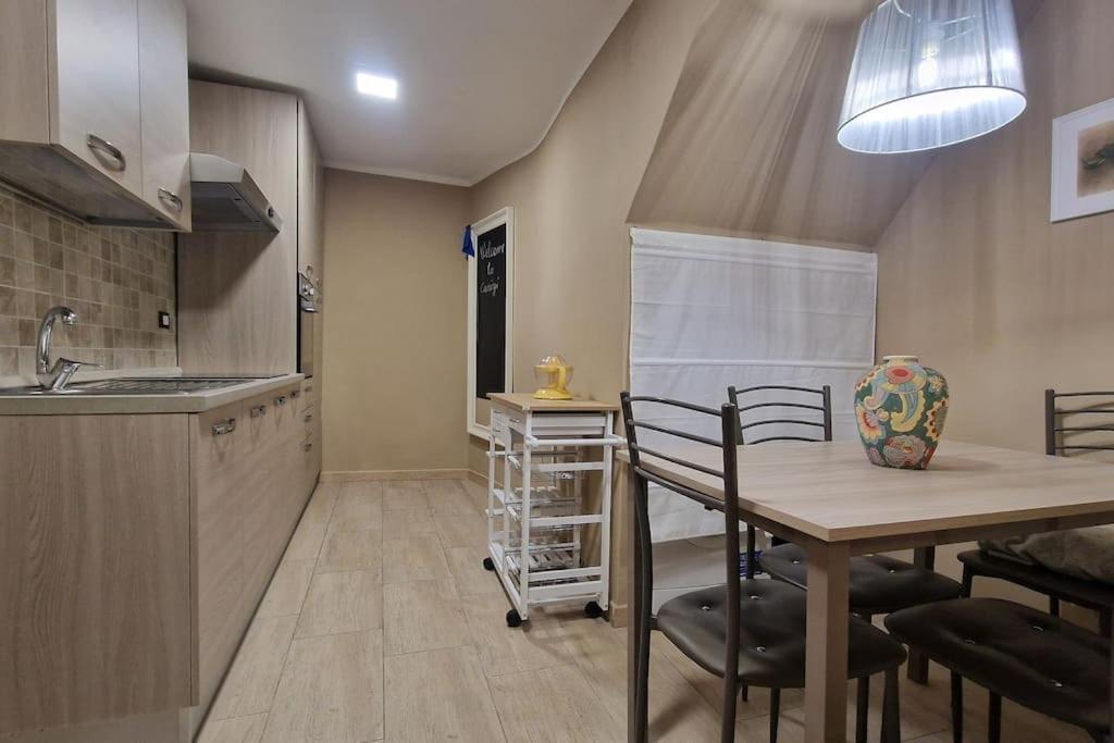 Апартаменты La Casa Tra I Caruggi Генуя Экстерьер фото