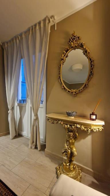 Апартаменты La Casa Tra I Caruggi Генуя Экстерьер фото