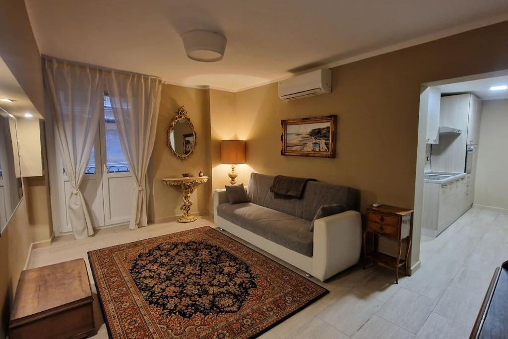 Апартаменты La Casa Tra I Caruggi Генуя Экстерьер фото